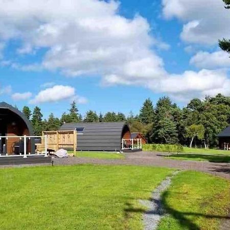 Red Squirrel Log Cabin With Hot Tub Keith Εξωτερικό φωτογραφία