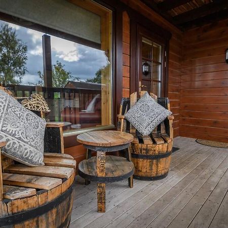 Red Squirrel Log Cabin With Hot Tub Keith Εξωτερικό φωτογραφία